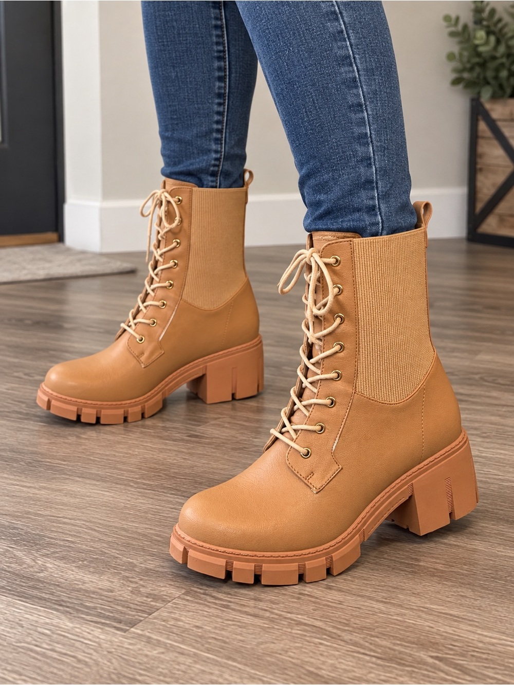 Women’s Lace-Up Chunky Heel Ankle Boots - Tan size 11